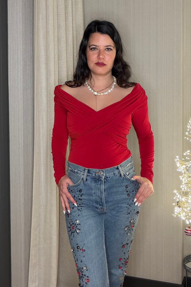 Omuzları Düşük Çapraz Bluz Kırmızı