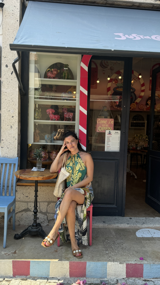 Desenli Halter Yaka Marka Elbise