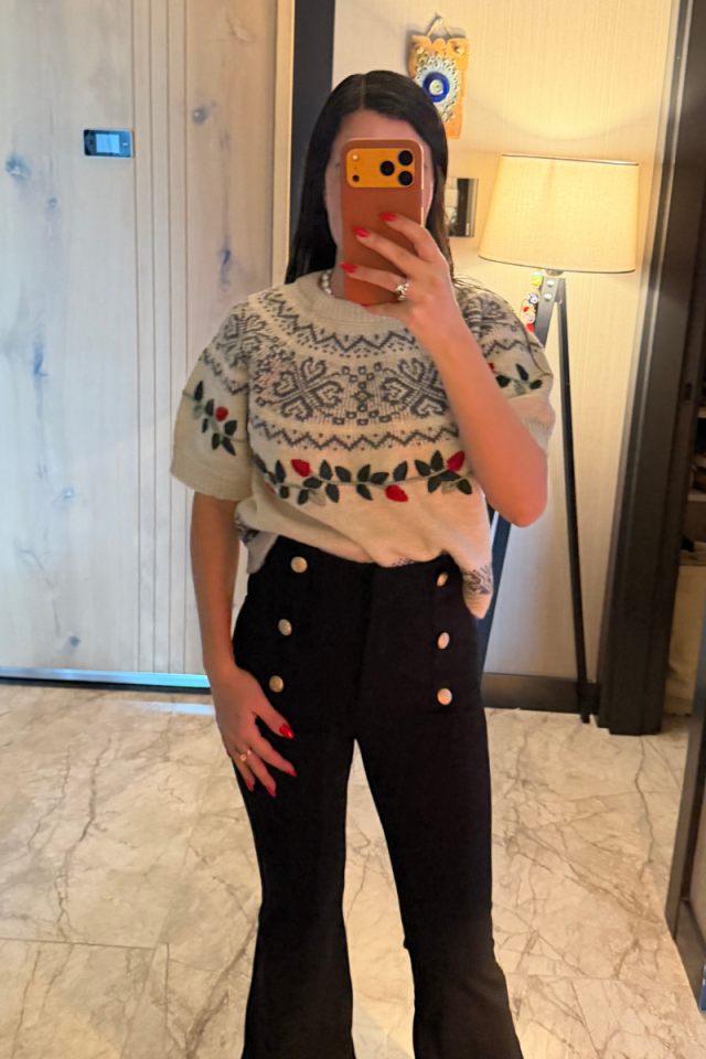 Nakışlı Kısa Kollu Krem Kazak