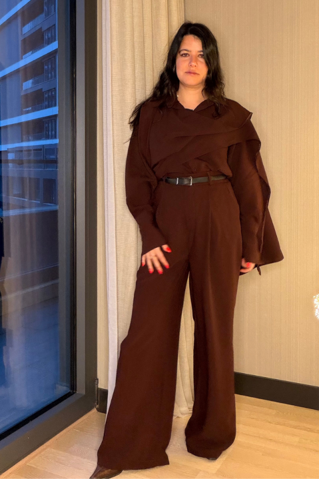 Boyun Şallı Gömlek Kemerli Pantolon Takım- Kahverengi