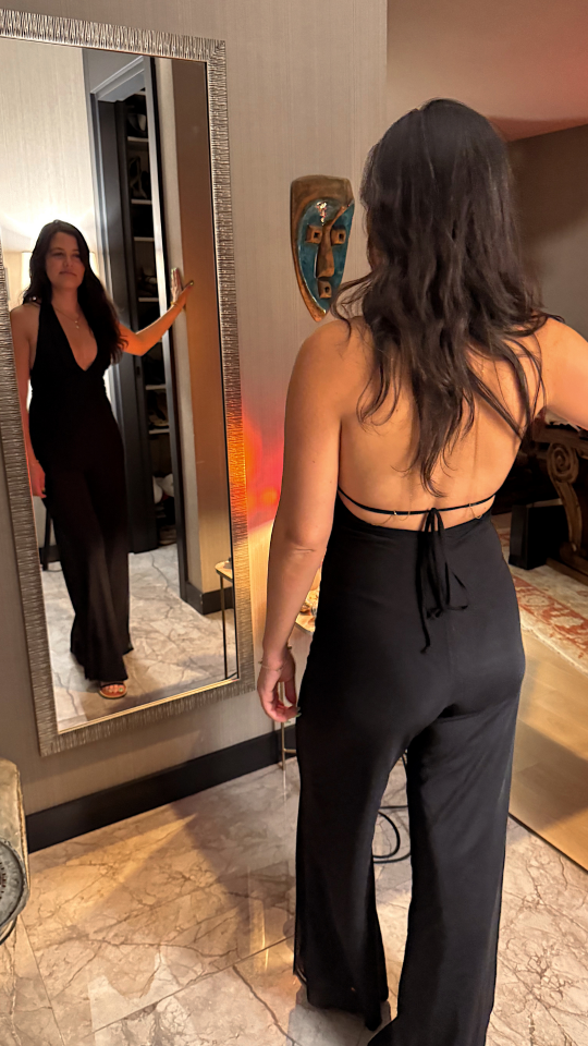 Siyah Sırt Dekolteli Tulum