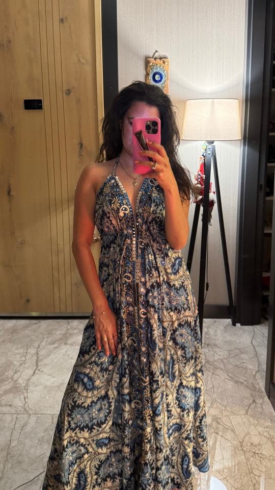 Sırt Dekolteli İşlemeli Lacivert İthal Elbise