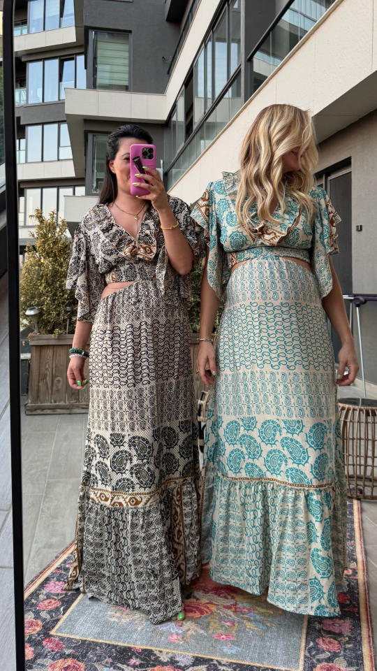 Turkuaz Bel Dekolteli Şal Desenli İthal Elbise