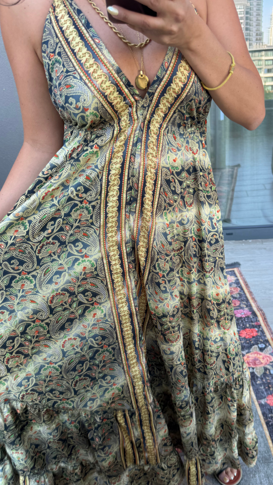 Sırt Dekolteli İşlemeli Sarı Siyah İthal Elbise