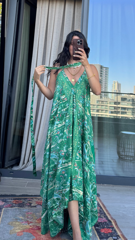 Fularlı, Sırt Dekolteli İşlemeli Yeşil İthal Elbise