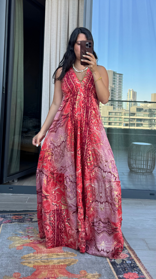 Sırt Dekolteli İşlemeli Mercan İthal Elbise