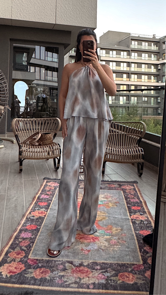 Broş Detaylı Batik Takım