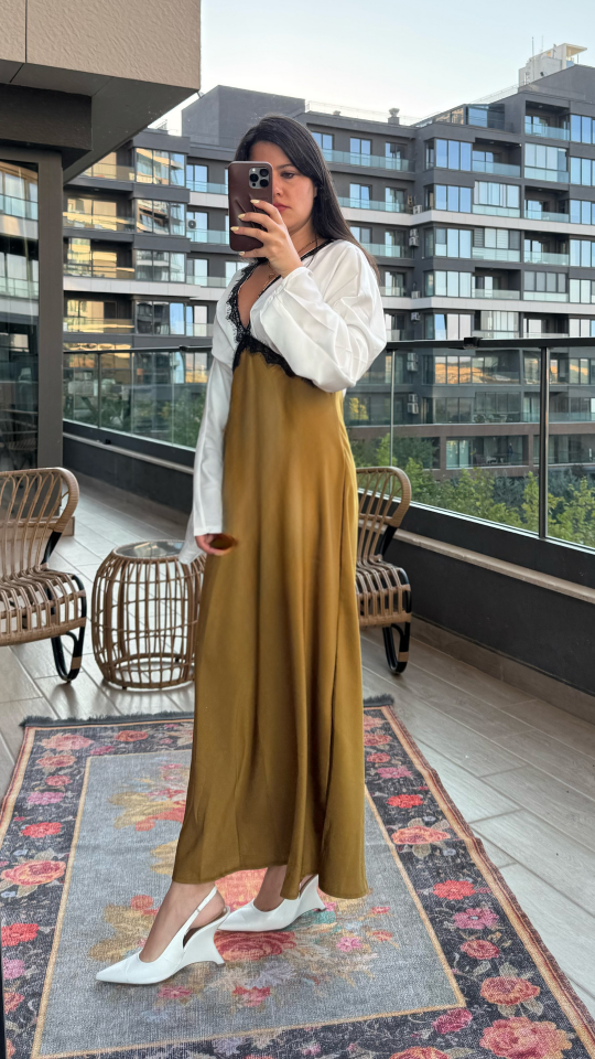 Dantel Detaylı Saten Elbise Yağ Yeşili