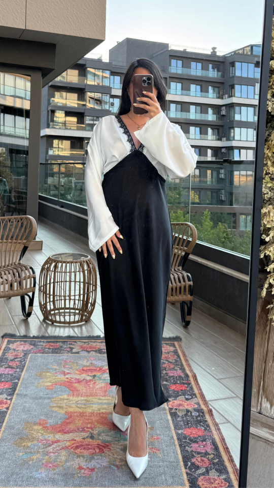 Dantel Detaylı Saten Siyah Elbise