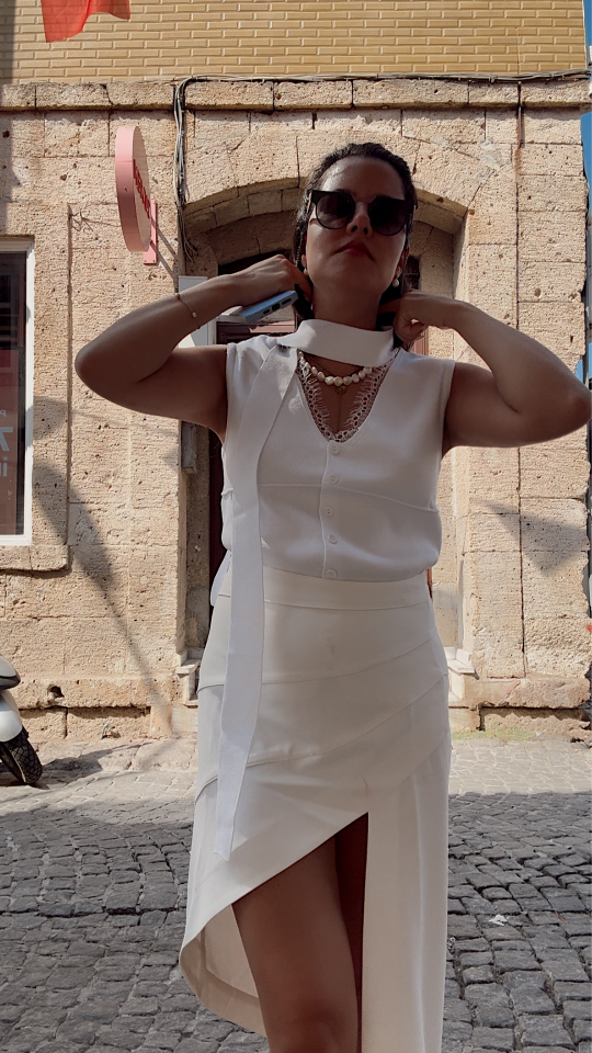 Fularlı Dantel Detaylı Düğmeli Bluz - Beyaz