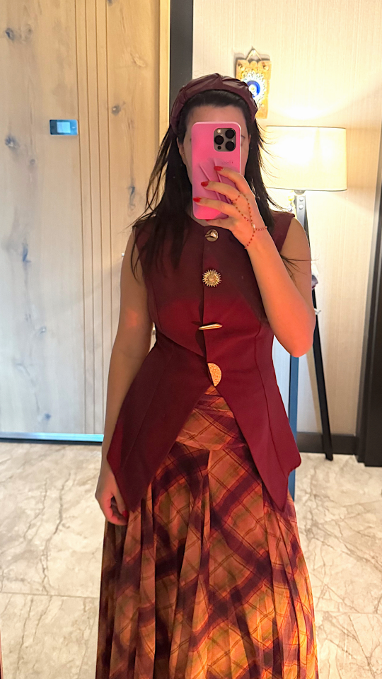 Aksesuarlı Bele Oturan Bordo Yelek