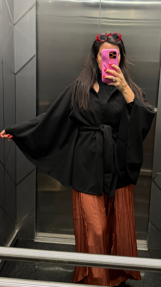 Kemer Detaylı Kaşe Panço Siyah