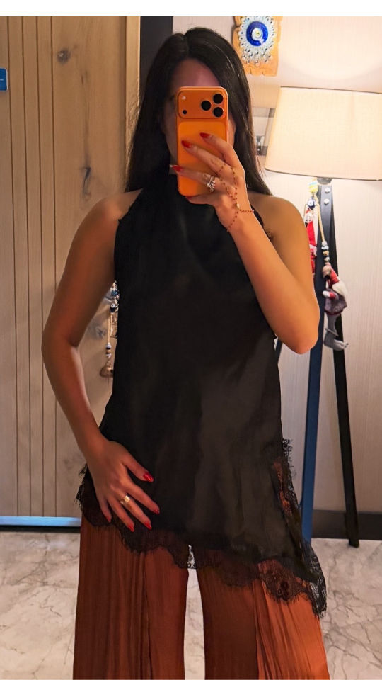 Dantel İşlemeli Saten Bluz