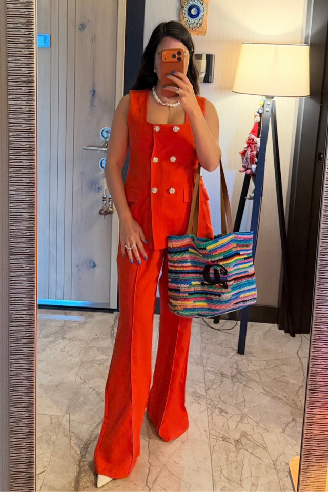 Taş Düğme Detaylı Kırmızı Takım