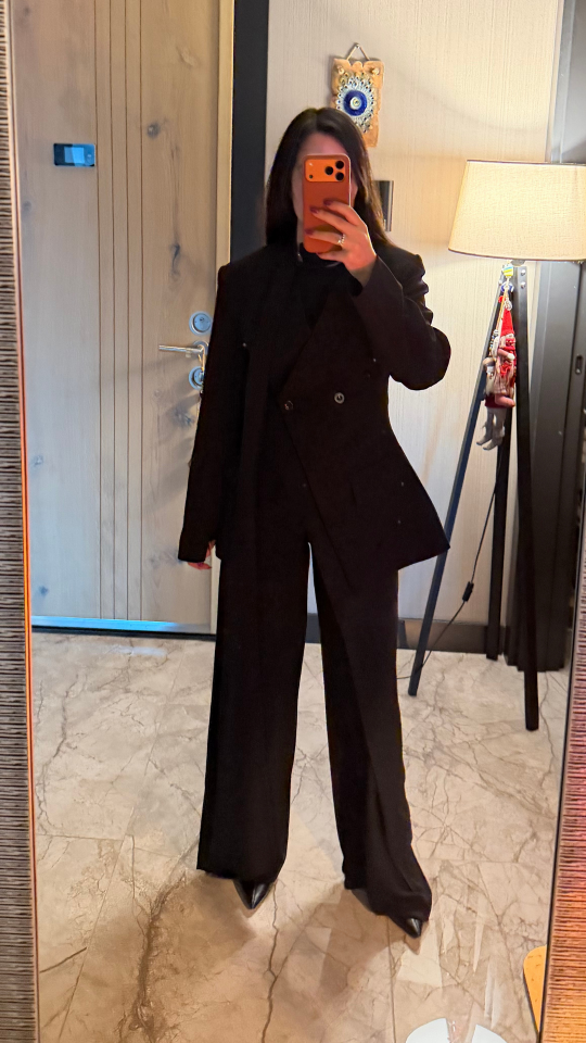 Uzun Fularlı Ceket Pantolon Takım Siyah