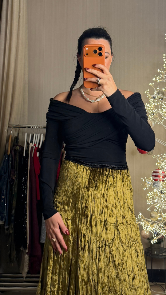 Omuzları Düşük Çapraz Bluz Siyah