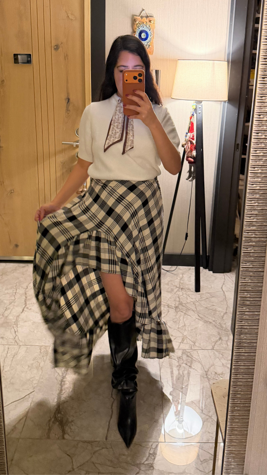 Ekoseli Yırtmaçlı Fırfır Maxi Etek