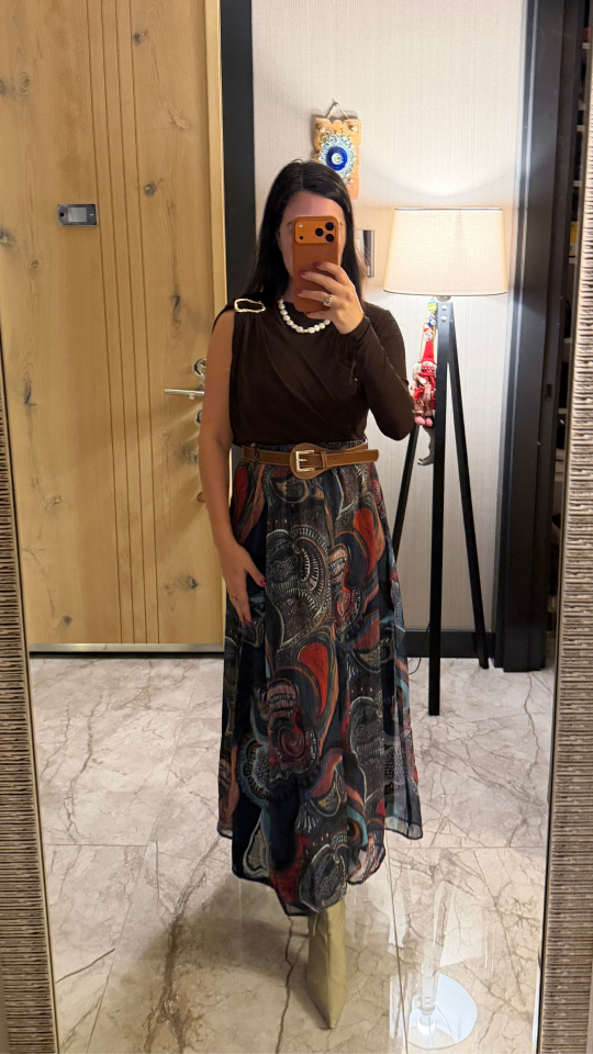 Tokalı Tek Kollu Tasarım Bluz Kahverengi