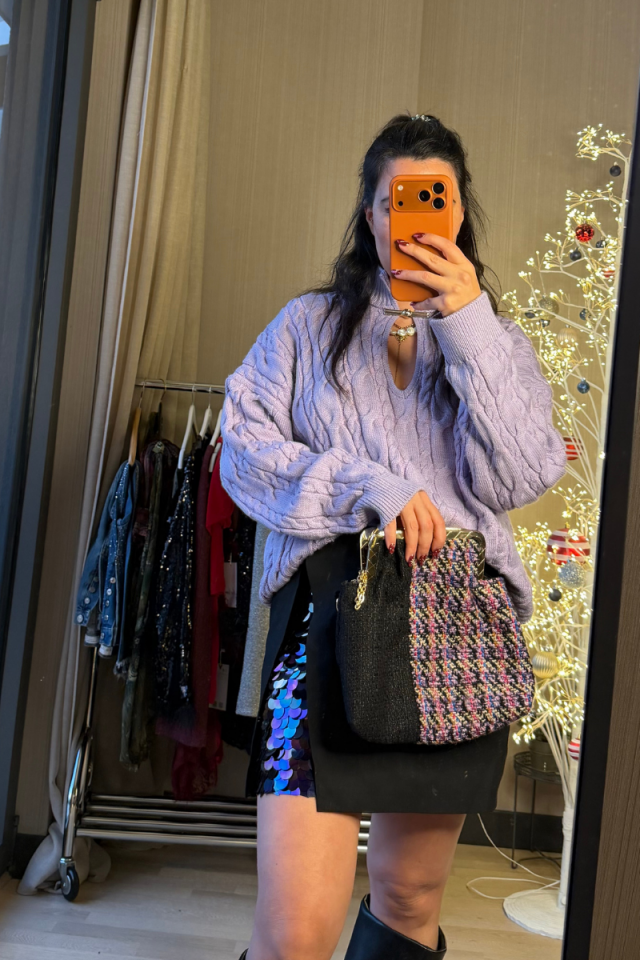 Mor Yansımalı Payet Detaylı Siyah Etek